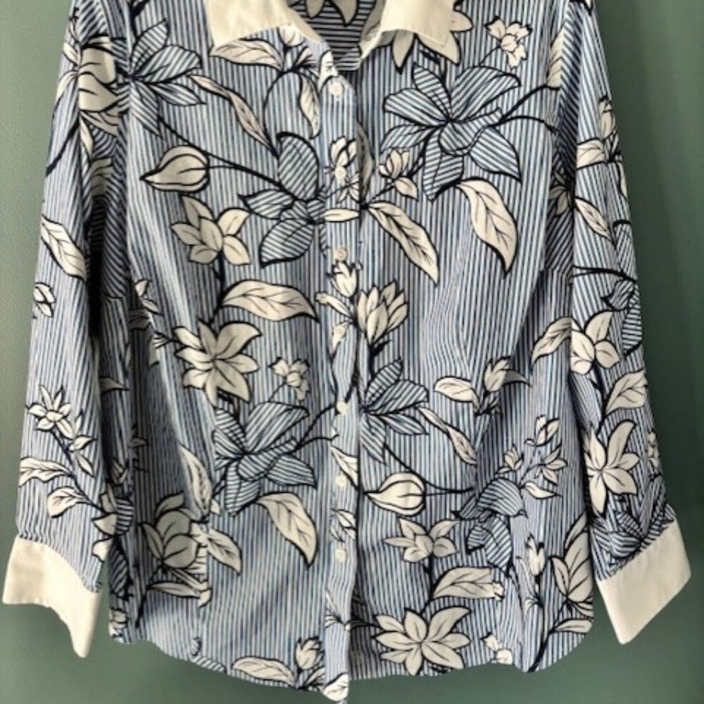 Talbots 18W Blue White Trim Floral Long Sleeve No Iron Preppy Botanical Cottage - Picture 2 of 8